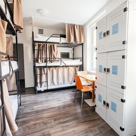 Hostel Mandarinka Прага Экстерьер фото