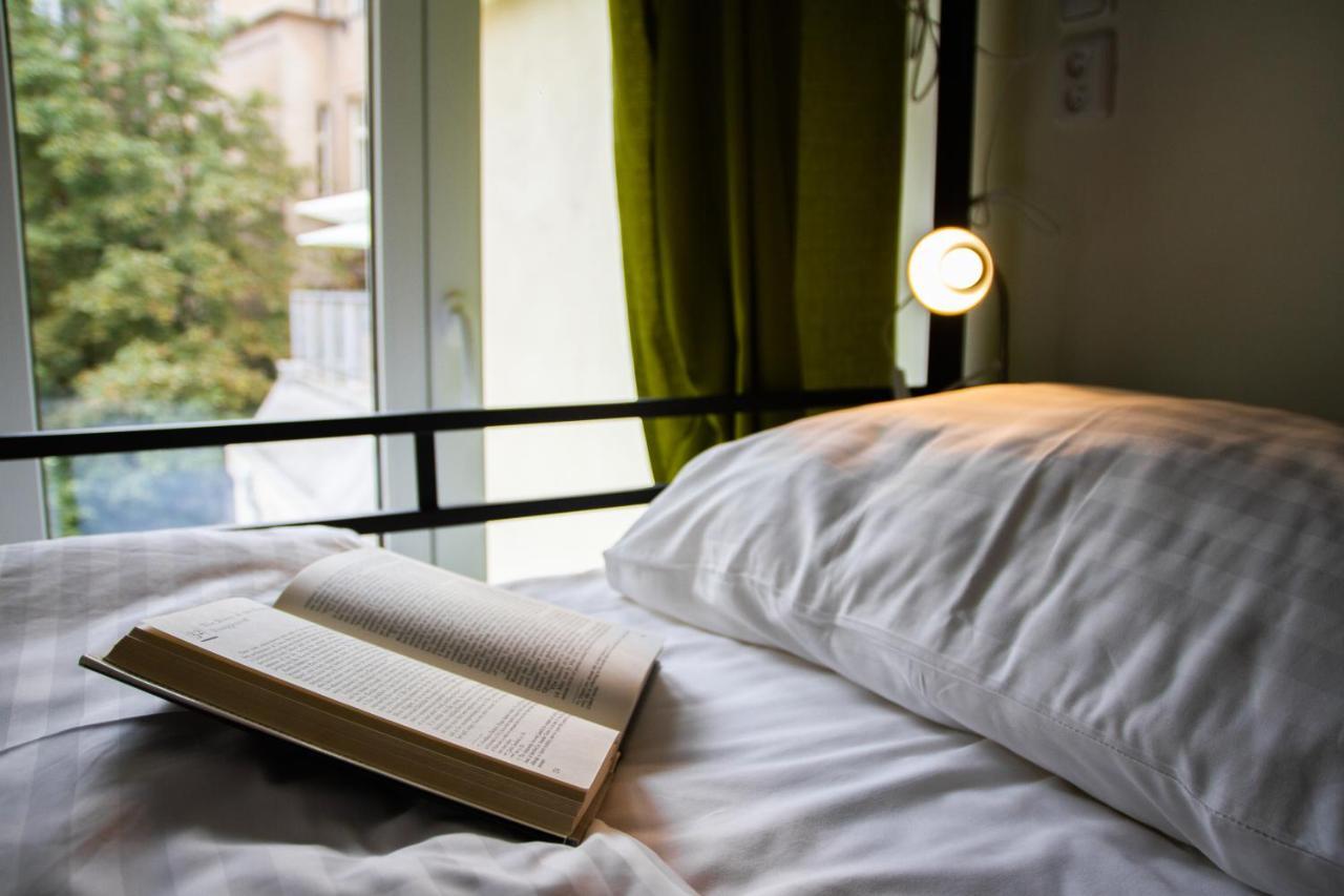 Hostel Mandarinka Прага Экстерьер фото