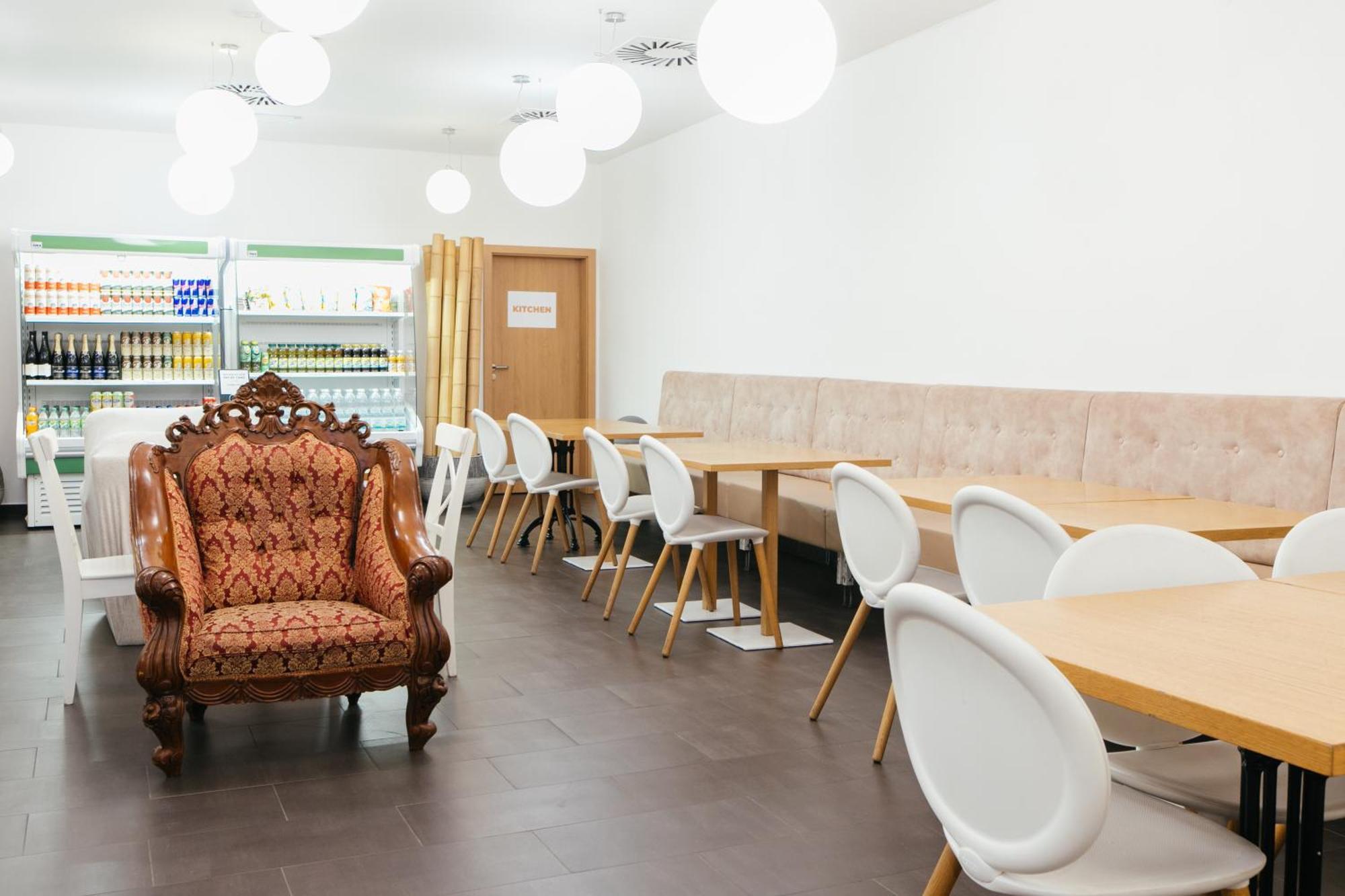 Hostel Mandarinka Прага Экстерьер фото