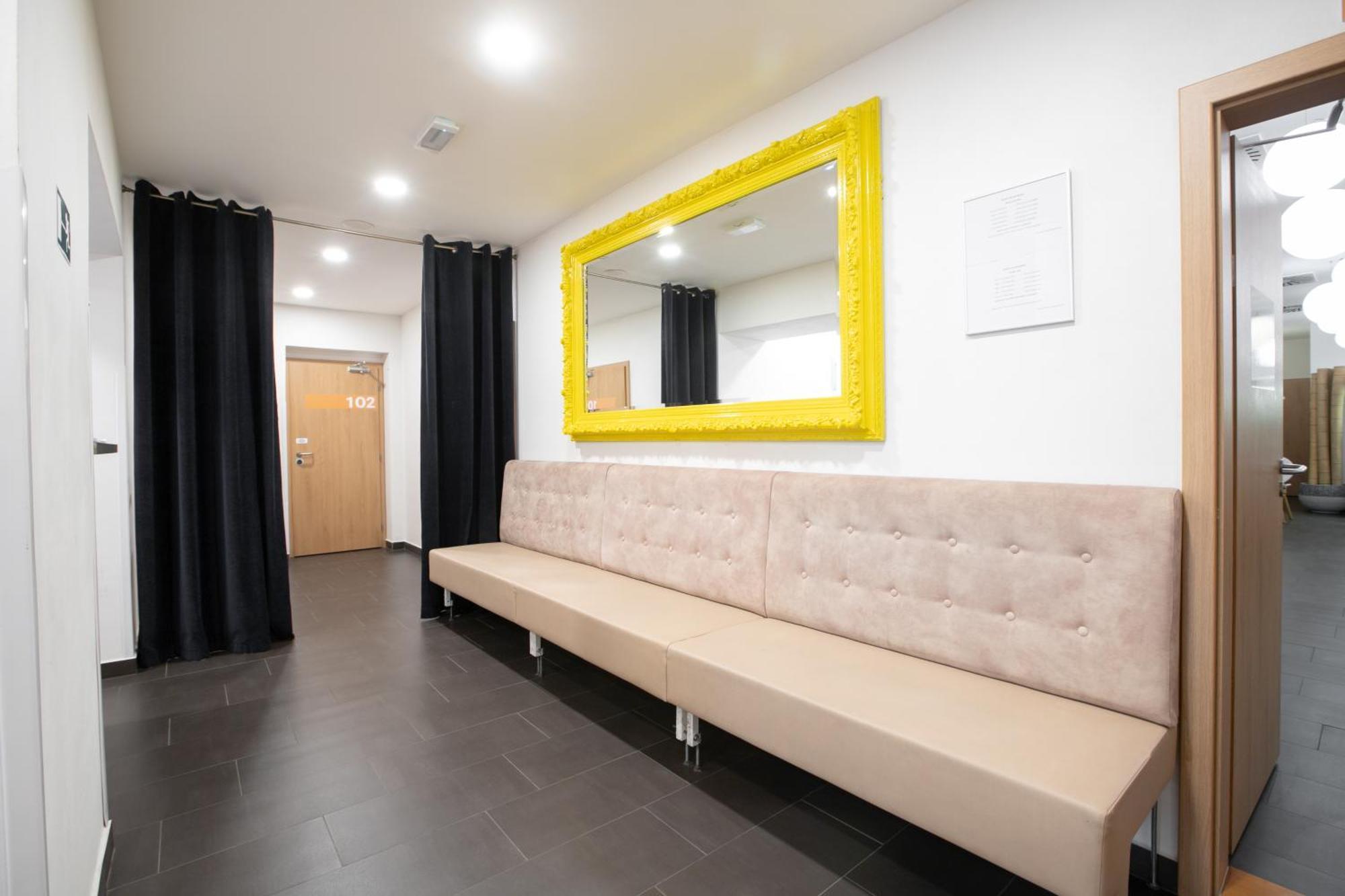 Hostel Mandarinka Прага Экстерьер фото
