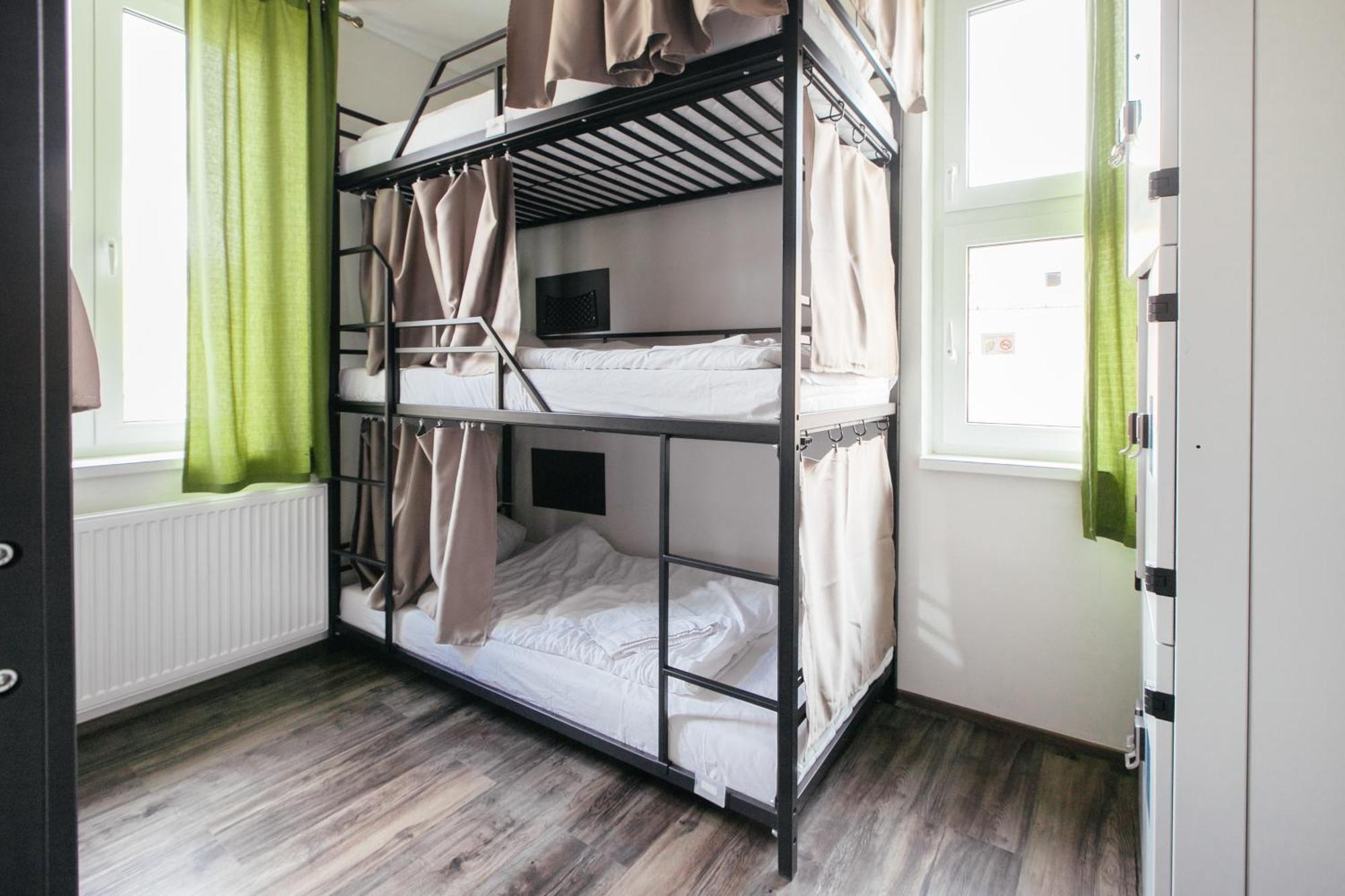 Hostel Mandarinka Прага Экстерьер фото