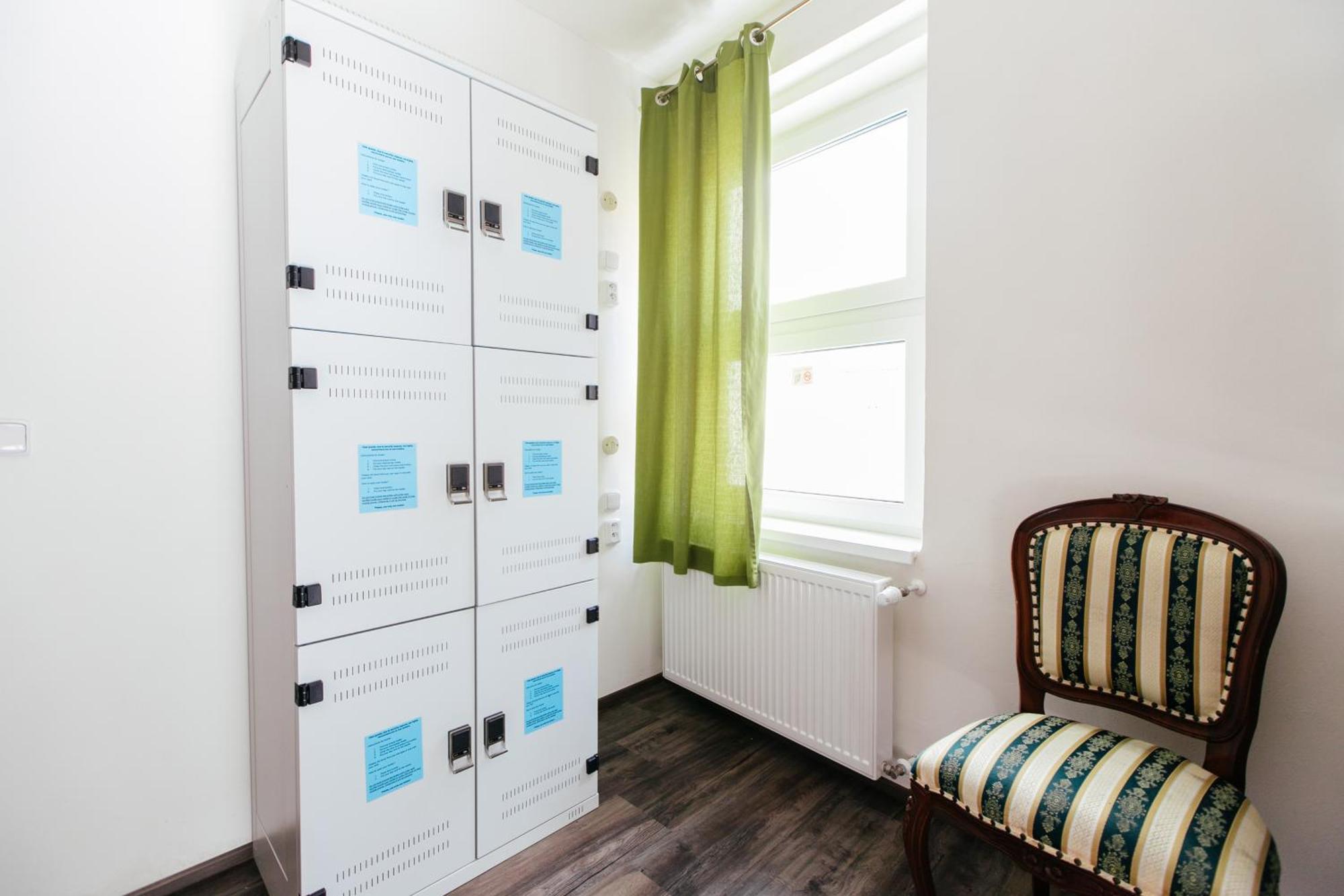Hostel Mandarinka Прага Экстерьер фото