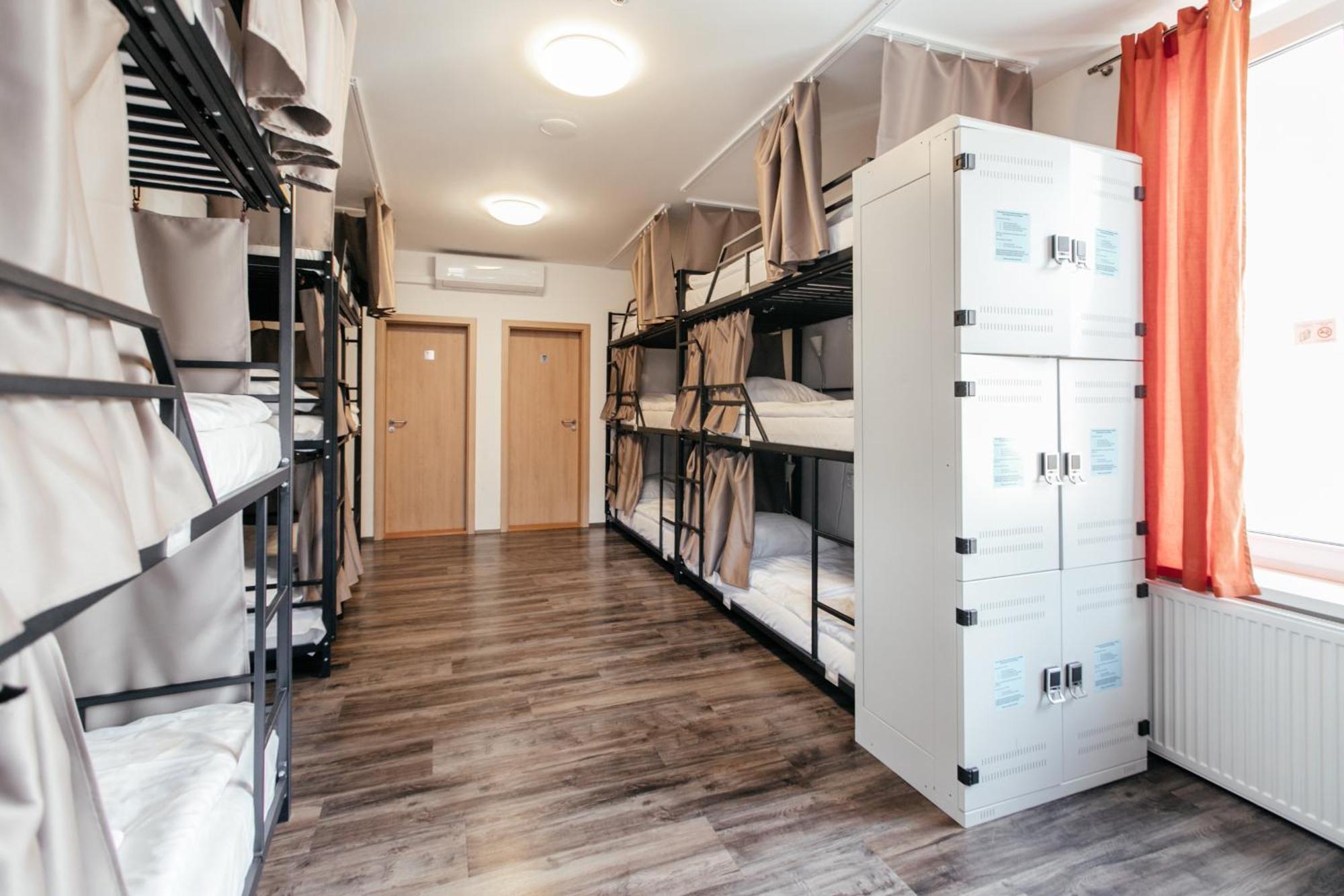 Hostel Mandarinka Прага Экстерьер фото