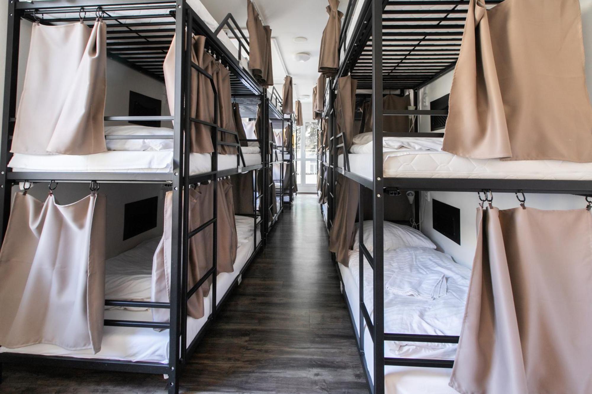Hostel Mandarinka Прага Экстерьер фото