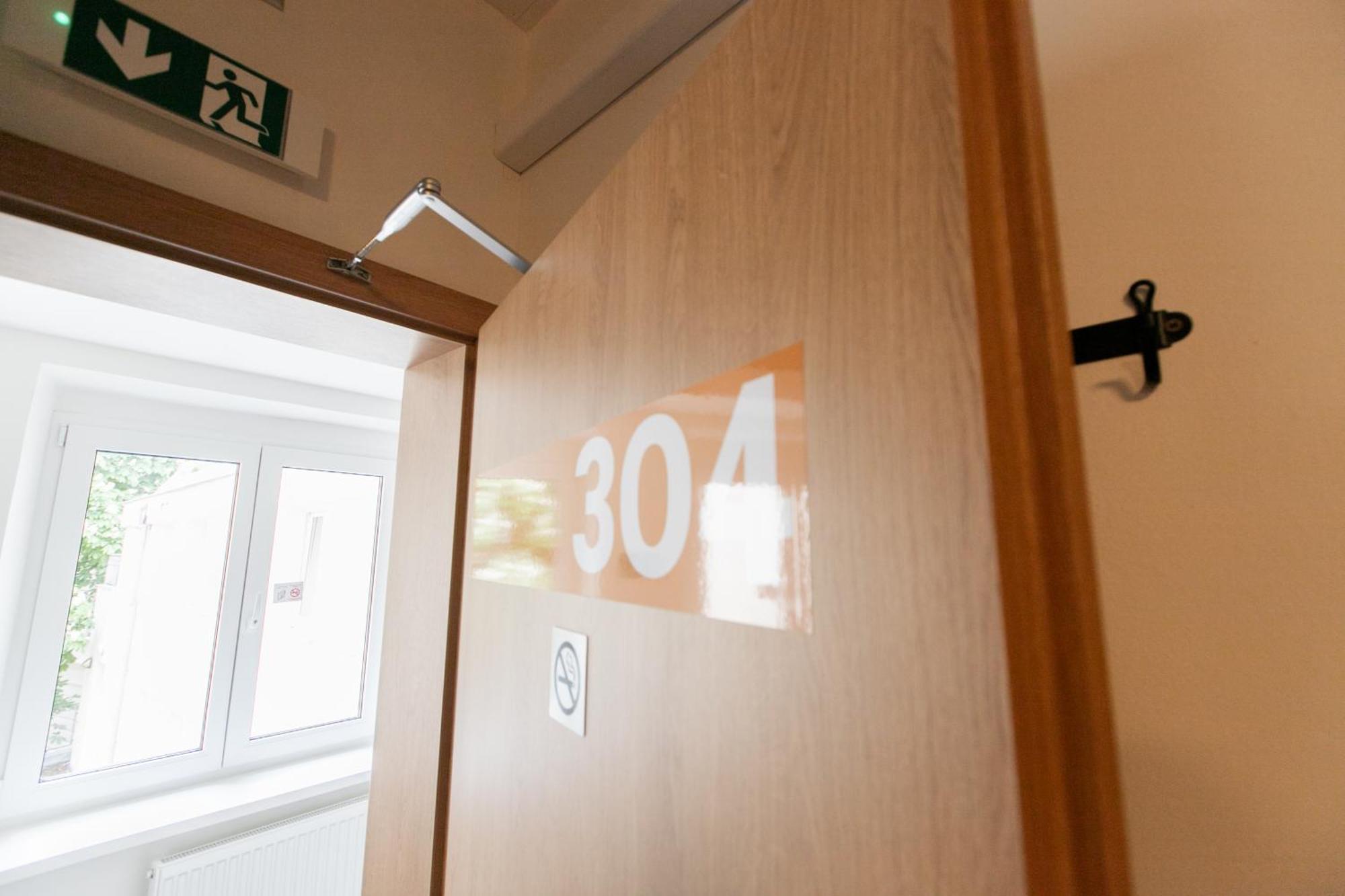 Hostel Mandarinka Прага Экстерьер фото